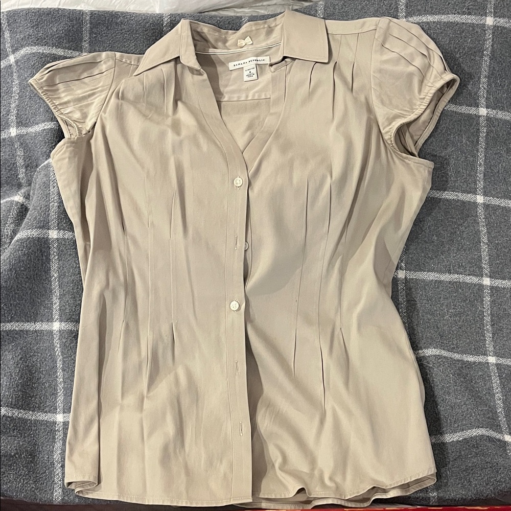 Banana Republic Light Beige Button-Down Shirt
